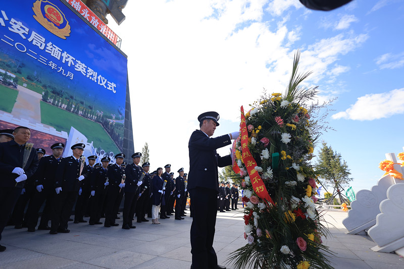 1696054374743826.jpg LEE_1001.JPG